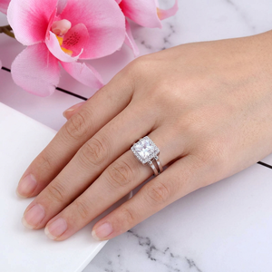 Bague de fiançailles en diamant taille princesse carrée, forme double cœur, plaqué rhodium, argent 925, style romantique/tendance pour femme - Product Image 1