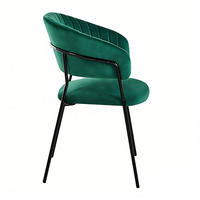 Fauteuil rembourré de style italien, élégante chaise de salle à manger en velours avec dossier capitonné