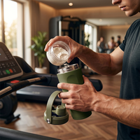Bouteille shaker protéinée 700 ml avec logo personnalisé, poignée et compartiment de mélange en maille pour poudre, idéale pour la gym, l'entraînement et le sport