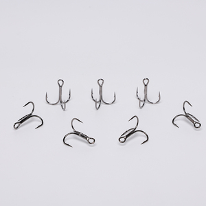 Anzuelos triples clásicos <span class=keywords><strong>de</strong></span> acero con alto contenido <span class=keywords><strong>de</strong></span> carbono - Anzuelos <span class=keywords><strong>de</strong></span> pesca fuertes y duraderos con púas - Product Image 2