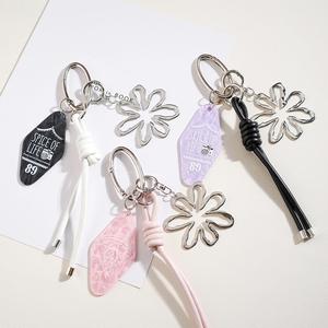 DIY New Acrylic Flower <b>Keychain</b> Pendant Creative <b>Personalized</b> Bag Charm Couples and Best Friends Gifts for Bag <b>Keychain</b> - Product Image 1