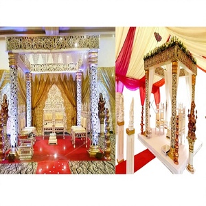 Mandap de mariage traditionnel en fibre dorée, Mandap carré doré pour mariage en extérieur, Mandap de mariage abordable à quatre piliers - Product Image 1