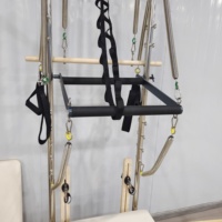Machine de Pilates Reformer Ajustable en Érable Massif de Qualité Supérieure avec Tour pour Studio Professionnel et Entraînement à Domicile