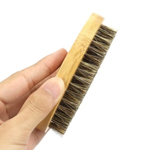 Spazzola per Barba da Uomo a Marchio Privato, Forma Ovale, Setole di Cinghiale Ecologiche, Manico in Legno di Bambù 11cm - Product Image 3