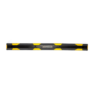 ตัวกั้นล้อรถ Wesure Safety ขนาด 1830 มม. ทำจากยาง สีดำเหลือง น้ำหนัก 18 กก. ความยาว 6 ฟุต สำหรับความปลอดภัยในลานจอดรถ - Product Image 3