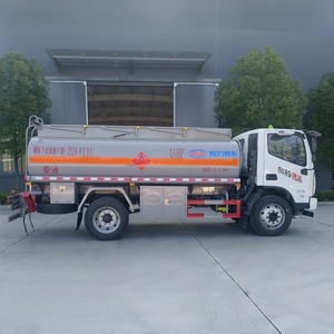 Camion de transport d'éthanol Foton 4*2, citerne à carburant de 8,4 m³, camion-citerne en acier inoxydable - Product Image 5