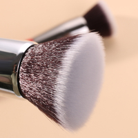 Pinceau de maquillage pour fond de teint, pinceau plat pour le visage, pinceau pour le blush liquide et la poudre