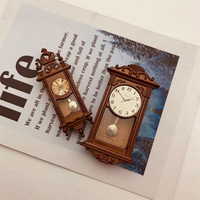 1/12 Jam Dinding Miniatur Rumah Boneka Kayu Gaya Art Deco untuk Aksesori Kamar Rumah Kembali ke Sekolah