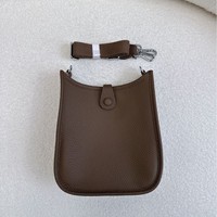 Sac bandoulière mini carré en cuir véritable de luxe découpé avec lettres; Sac à bandoulière décontracté et tendance pour femme