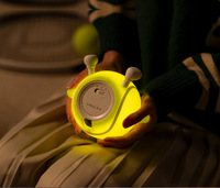 Ornamen hadiah lampu LED silikon tenis, lampu malam kreatif baru untuk kamar tidur suasana samping tempat tidur Sensor pengisian