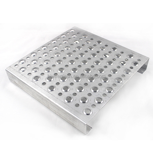 Trou perforé <span class=keywords><strong>en</strong></span> aluminium anti-<span class=keywords><strong>d</strong></span>érapant dentelé passerelle poignée jambe de force planche caillebotis tôle perforée - Product Image 3