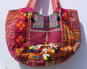 Bolso Jaipuri Banjara Ligero de Uso Diario para Mujer, Bolso de Hombro de Algodón con Flores Bordadas a Mano, Estilo Étnico Indio - Product Image 2