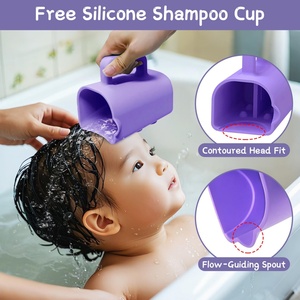 Gobelet de rinçage en silicone sans BPA pour le bain de bébé, avec ventouse souple pour un rinçage sans larmes - Product Image 1