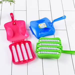 <span class=keywords><strong>2024</strong></span> produits chauds Mini brosse à miettes de nettoyage de rouleau en plastique avec poignée pour enlever les peluches de vêtements et brosse à poussière en PP - Product Image 3