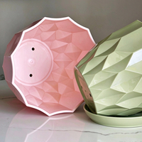 Pot Bunga Desain Gelombang Berlian yang Stylish untuk Dekorasi Rumah Indoor Outdoor, Ringan dan Tahan Lama, Cocok untuk Pusat Perbelanjaan
