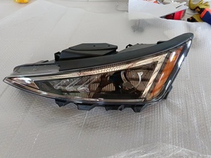 YASSIA IX35 86180-2S000 Gruppo Decorativo in Vetro Triangolare per Auto, Compatibile con Modelli Elantra/Sportage, Nuovo OEM Dimensione Standard - Product Image 3