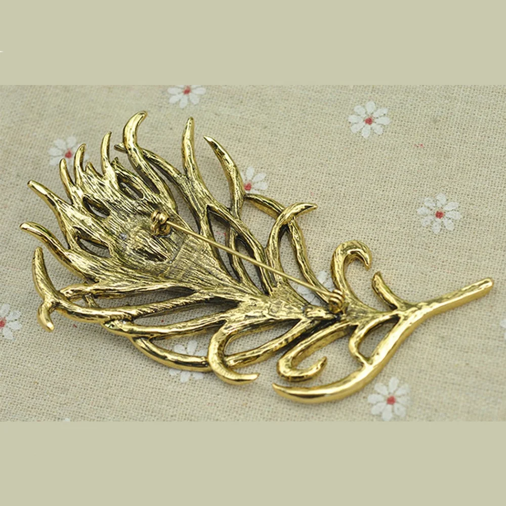 Broche Vintage En Cristal Strass Multicolore - Forme Plume De Paon Dorée - Neuf Avec étiquettes