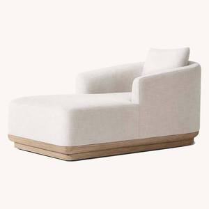 Chaise longue d'extérieur élégante et moderne en teck, durable, résistante à l'eau et au soleil, idéale pour les cours, les villas, les terrasses et les halls. - Product Image 1