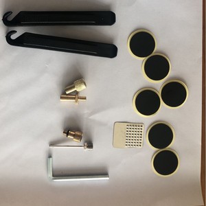 Kit d'outils de réparation de vélo, ensemble de 5 valves en alliage d'aluminium avec leviers de pneu et patchs pour vélo de route et de montagne - Product Image 1