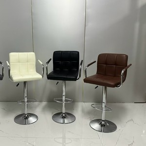 <span class=keywords><strong>Chaise</strong></span> <span class=keywords><strong>de</strong></span> <span class=keywords><strong>bar</strong></span> pivotante en métal <span class=keywords><strong>de</strong></span> style simple et luxueux pour restaurants, bars, chambre et salle à manger. - Product Image 1