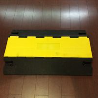 Rampe de protection de câbles robuste - Palette de vente en gros à double canal - 40 unités - 40 pouces de long
