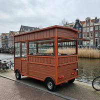 Camions de restauration personnalisables pour zones touristiques, proposant des plats rapides et des nouilles ; véhicules commerciaux multifonctionnels et conduisibles.