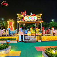 Manège pour enfants Chicken Run Kiddie Coaster : Faible entretien, décor personnalisé avec abri et clôture pour ferme familiale et centre commercial