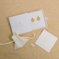 Caja de Regalo Plegable Cuadrada Blanca de Lujo para Joyería, con Bolsa de Gamuza, Cordón, Logotipo Personalizado y Tarjeta de Agradecimiento