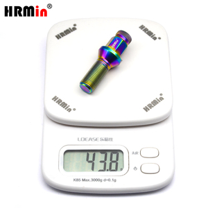 Pernos <span class=keywords><strong>de</strong></span> <span class=keywords><strong>rueda</strong></span> <span class=keywords><strong>de</strong></span> titanio Gr.5 Ti-6Al-4V con cabeza heptagonal extendida moleteada, asiento cónico <span class=keywords><strong>de</strong></span> 60 grados, M14x1.5x28mm con llave <span class=keywords><strong>de</strong></span> titanio - Product Image 5