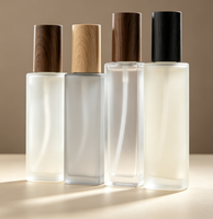 Bouteille en verre givré vide avec couvercle extérieur blanc, disponible en stock maintenant, pour kit de soins de la peau, emballage cosmétique, logo imprimable, plat