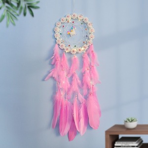 Vente <span class=keywords><strong>en</strong></span> gros <span class=keywords><strong>Attrape</strong></span>-rêves licorne avec lumière <span class=keywords><strong>pour</strong></span> chambre à coucher Décoration intérieure <span class=keywords><strong>Attrape</strong></span>-rêves avec plumes colorées Artisanat suspendu - Product Image 2