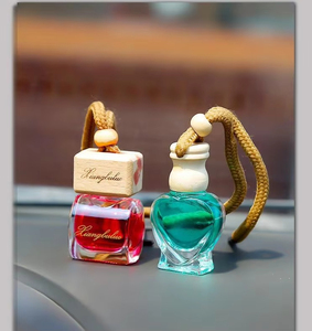 Venta directa de fábrica Bell Color Car Perfume Bottle Cómoda cubierta de madera Botella de vidrio de aceite esencial - Product Image 6