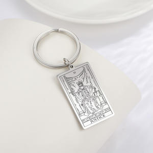 Vente en gros <span class=keywords><strong>de</strong></span> cartes <span class=keywords><strong>de</strong></span> tarot porte-clés arcanes majeurs collier esthétique amulette porte-bonheur bijoux en acier inoxydable cadeau pour hommes - Product Image 4