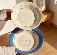 Assiette en porcelaine à motif pomme mignon, faite à la main, forme irrégulière, en céramique, pour servir des salades de fruits