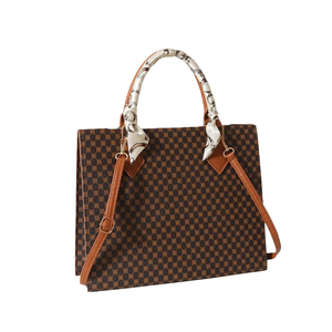 Vente chaude luxe grande capacité fourre-tout sac à main femmes en cuir PU fermeture à glissière sac fourre-tout avec foulard en soie en gros - Product Image 3