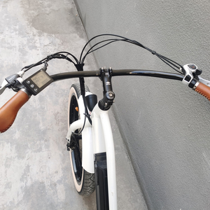 Vélo 48V 26'' avec moteur brushless 500W, batterie au lithium, assistance au pédalage, cadre en aluminium pour femme adulte urbaine - Product Image 4