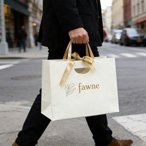 Bolsa de Papel de Lujo para Regalo BTO con Impresión de Logo Personalizado, Varios Colores, Bolsas de Compra de Papel al por Mayor con Asa para Pequeños Negocios - Product Image 2