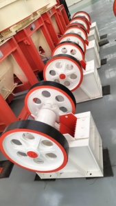 HONGXING Mini-Gold- und Steinbrecher mit Wechselstrommotor, 1-3 t/h Kapazität für den Straßenbau - Product Image 3