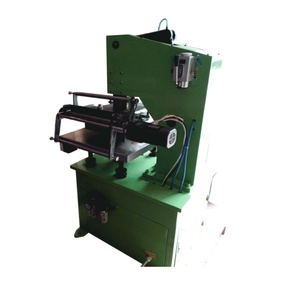Machine de transfert de chaleur semi-automatique polyvalente de 20 tonnes pour estampage à chaud de boîtes cadeaux, certifiée CE, fabriquée à Dongguan - Product Image 5