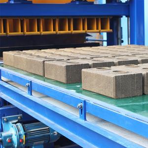 Machine de production de briques écologiques WT8-10, presse à briques en argile, machine à blocs de terre intelligents <span class=keywords><strong>Henry</strong></span> à emboîtement - Product Image 2