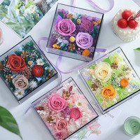 Cadeau pour la fête des mères, la Saint-Valentin, roses éternelles de luxe dans une boîte en acrylique, fleurs éternelles, fleurs préservées