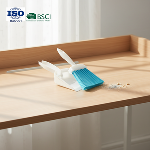 Mini Juego de Escoba y Recogedor de Plástico con Cerdas de PP y Mango de Plástico para una Fácil Limpieza, Artículos para el Hogar, para Limpiar Escritorios y Mesas - Product Image 1