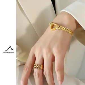 Pulsera de corazón chapada en oro de 18K resistente al agua, joyería de acero inoxidable, pulsera de cadena de serpiente con corazón de amor hueco para mujer