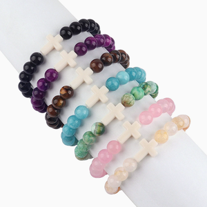 Nouveau design, vente en gros, bracelets extensibles en perles <span class=keywords><strong>de</strong></span> <span class=keywords><strong>pierre</strong></span> turquoise <span class=keywords><strong>noire</strong></span> naturelle <span class=keywords><strong>de</strong></span> 8 mm avec croix - Product Image 2