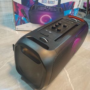 Altavoz Portátil Partybox con RGB y Micrófono Inalámbrico, Sonido Envolvente 360, Bajos Potenciados, Batería de Ultra Larga Duración - Product Image 3