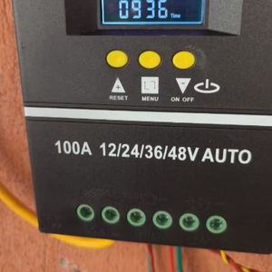 Contrôleur <span class=keywords><strong>solaire</strong></span>, régulateur de <span class=keywords><strong>panneau</strong></span> photovoltaïque, protection de batterie, rétroéclairage intelligent, contrôleur de charge MPPT, protection contre les surintensités - Product Image 1