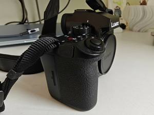 Cámara digital de gama alta Lumix S5 Mark II <span class=keywords><strong>Full</strong></span>-Frame 24.2MP utilizada con precio barato y compatibilidad con tarjeta SD - Product Image 5