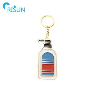 Porte-clés en émail en forme <span class=keywords><strong>de</strong></span> <span class=keywords><strong>flacon</strong></span> <span class=keywords><strong>de</strong></span> shampoing, <span class=keywords><strong>de</strong></span> gel douche ou <span class=keywords><strong>de</strong></span> produits <span class=keywords><strong>de</strong></span> <span class=keywords><strong>toilette</strong></span>, avec logo personnalisé, pour promotion - Product Image 2