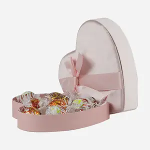 사용자 정의 새틴 패브릭 핑크 하트 모양의 웨딩 초콜릿 사탕 상자 났습니다 종이