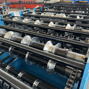 Machine de formage à rouleaux à trois couches automatique pour la fabrication de tôles de toiture en acier galvanisé et de panneaux en tôle ondulée - Product Image 4
